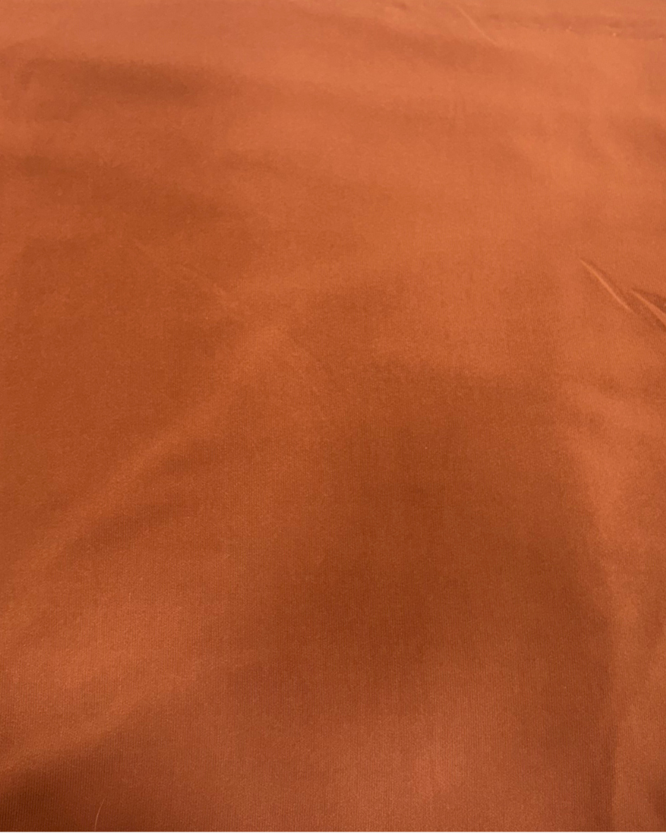 Punto camiseta marrón